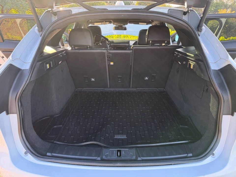 2018 Jaguar F-Pace - Image 14 of 24