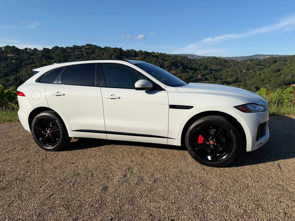 2018 Jaguar F-Pace - Image 8 of 24