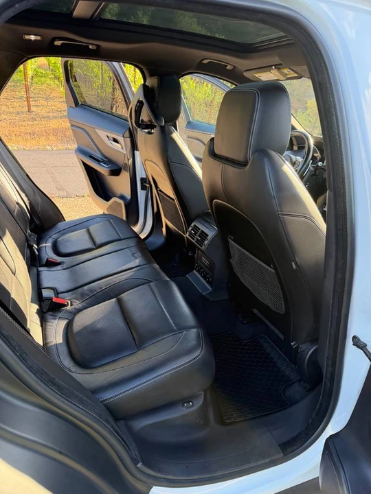 2018 Jaguar F-Pace - Image 15 of 24