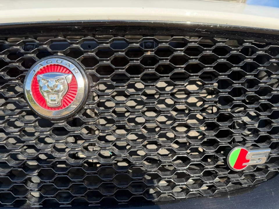 2018 Jaguar F-Pace - Image 12 of 24