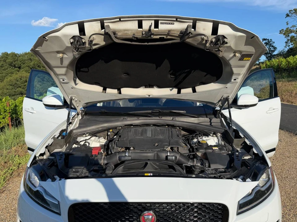 2018 Jaguar F-Pace - Image 9 of 24