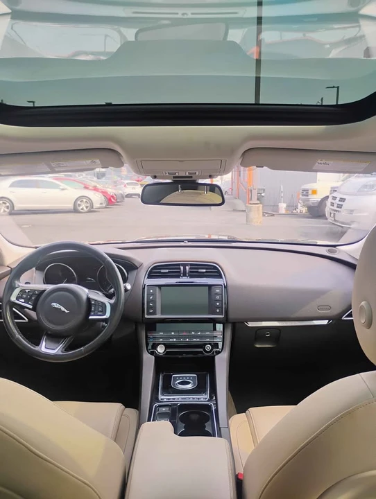 2018 Jaguar F-Pace - Image 8 of 12