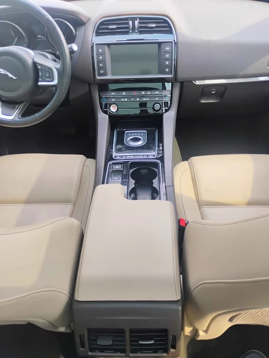 2018 Jaguar F-Pace - Image 9 of 12