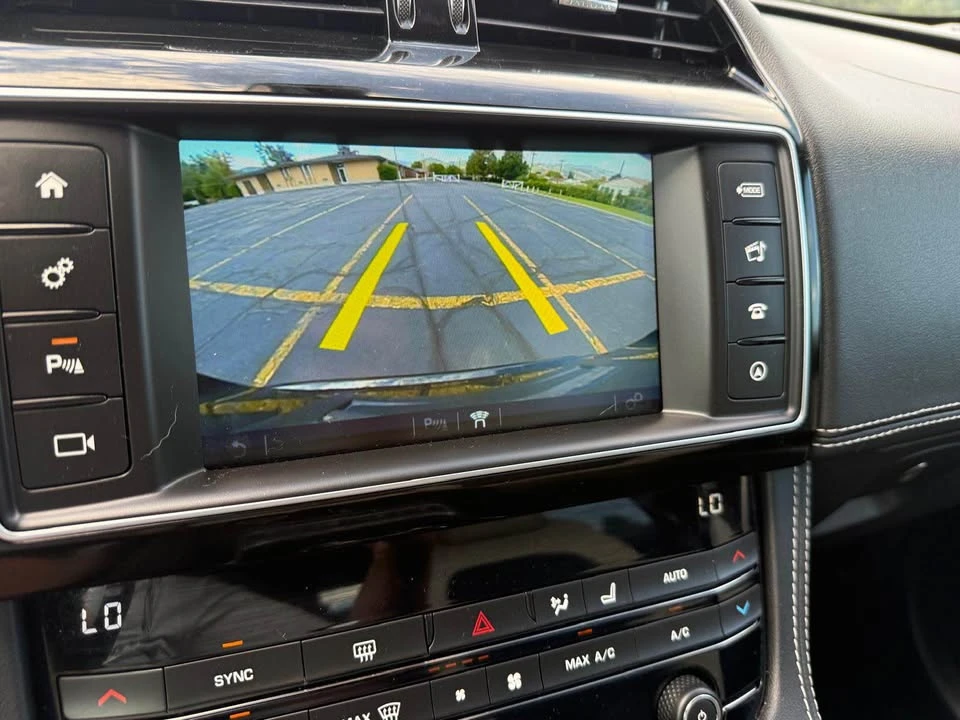 2018 Jaguar F-Pace - Image 11 of 15