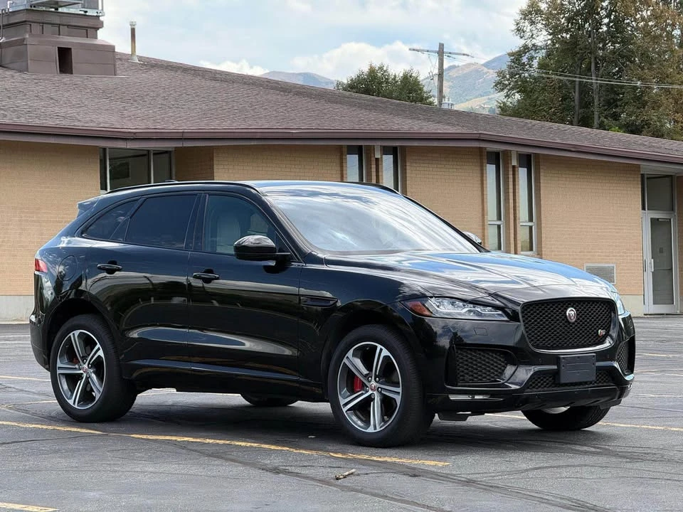 2018 Jaguar F-Pace - Image 2 of 15