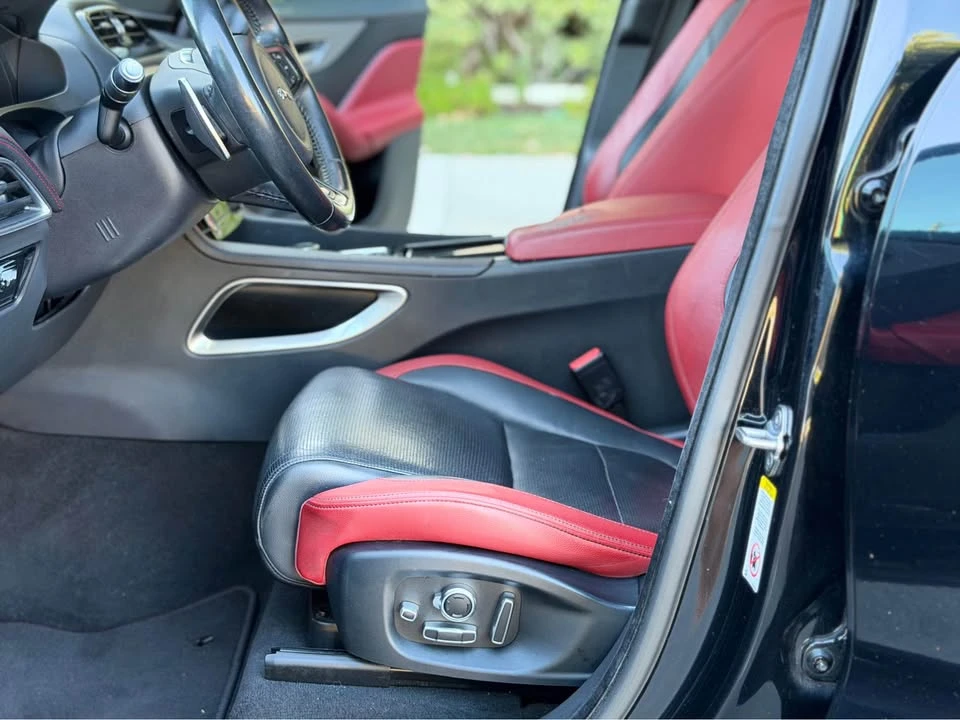 2018 Jaguar F-Pace - Image 14 of 17