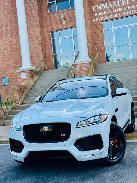 2018 Jaguar F-Pace - Image 2 of 20