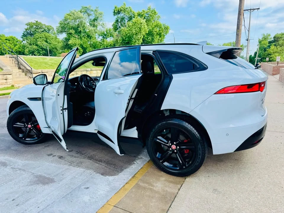 2018 Jaguar F-Pace - Image 15 of 20