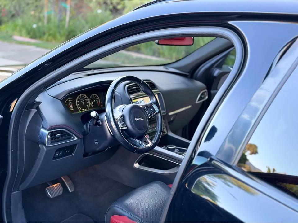 2018 Jaguar F-Pace - Image 13 of 17