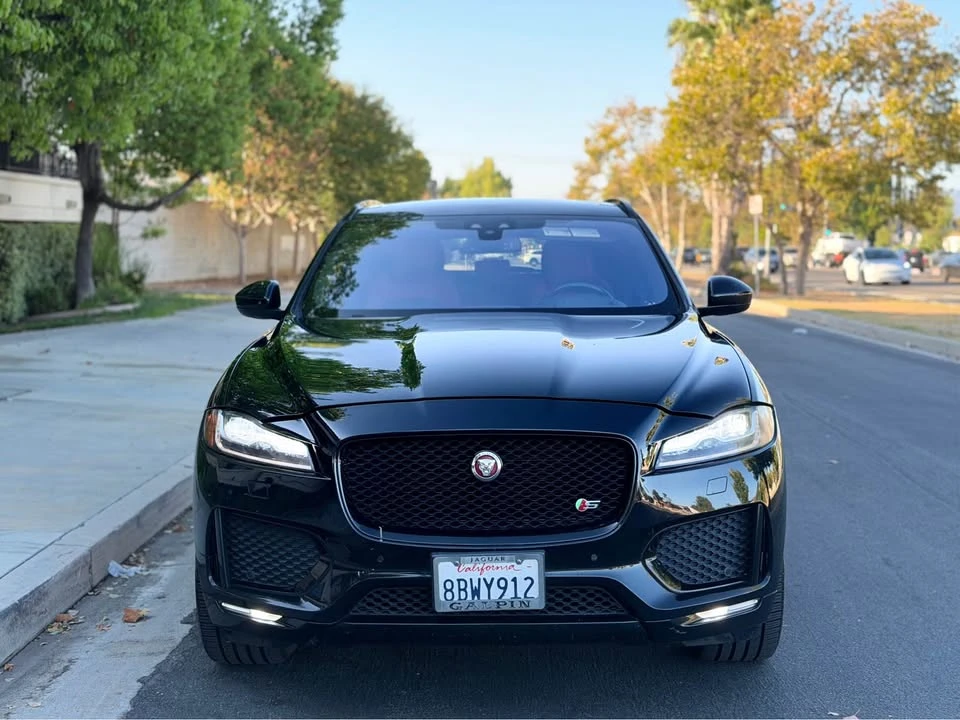 2018 Jaguar F-Pace - Image 2 of 17