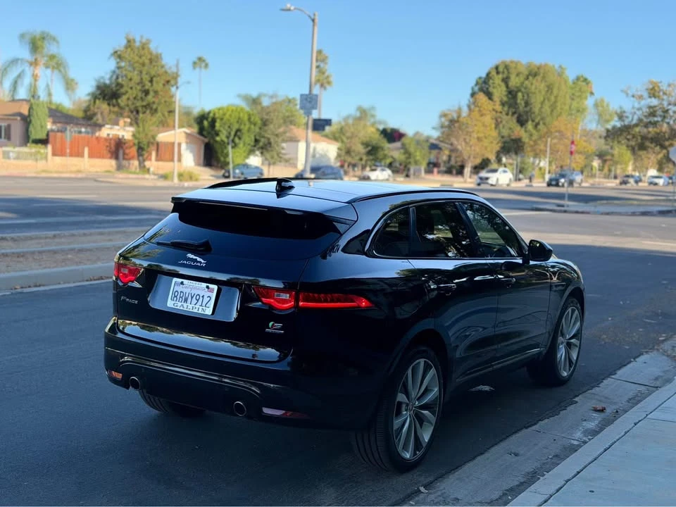 2018 Jaguar F-Pace - Image 8 of 17