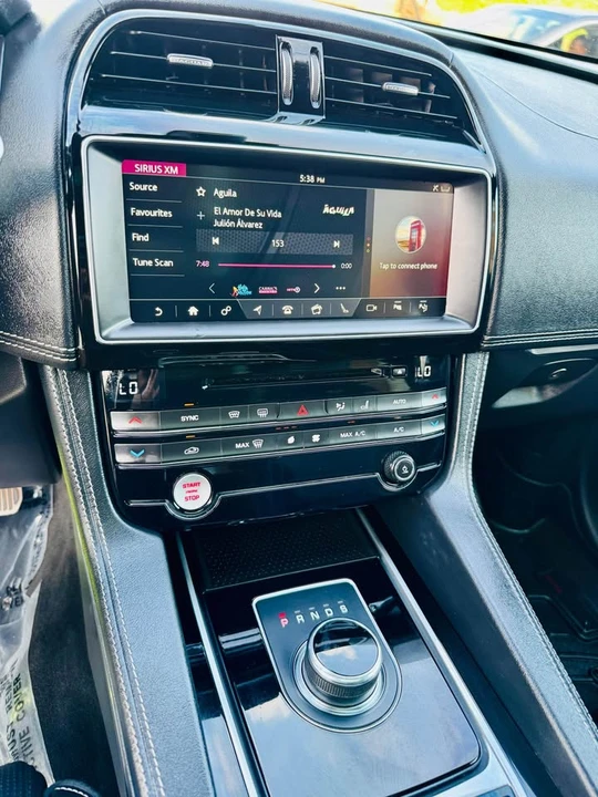 2018 Jaguar F-Pace - Image 7 of 20