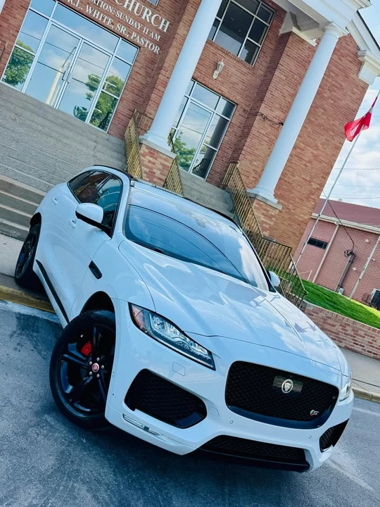 2018 Jaguar F-Pace - Image 11 of 20