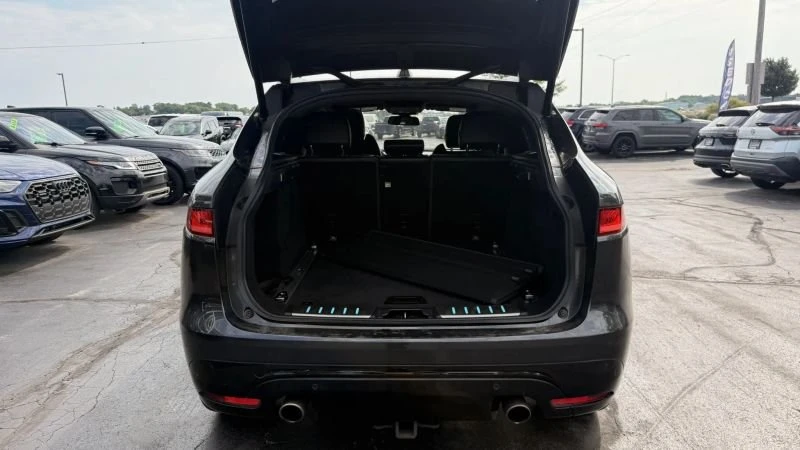 2018 Jaguar F-Pace - Image 13 of 20