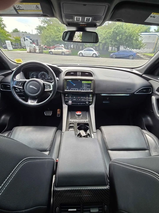 2018 Jaguar F-Pace - Image 13 of 20