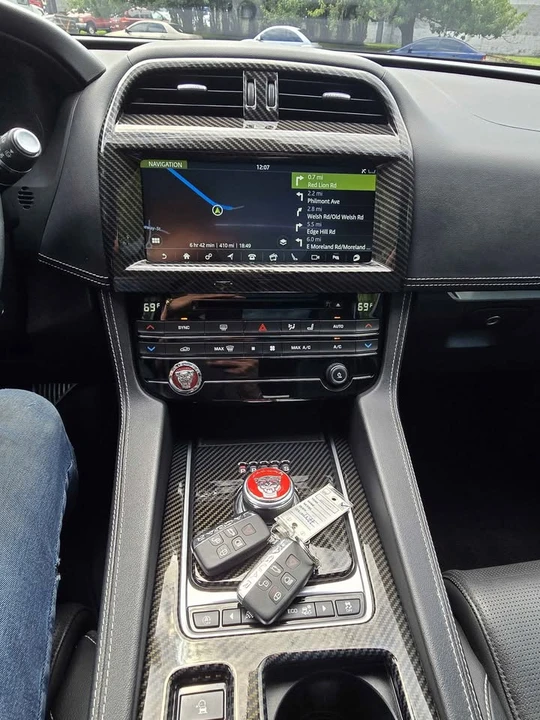 2018 Jaguar F-Pace - Image 19 of 20