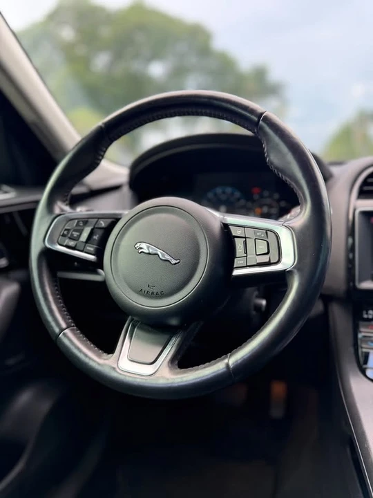 2018 Jaguar F-Pace - Image 9 of 12