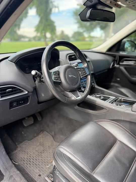 2018 Jaguar F-Pace - Image 11 of 12