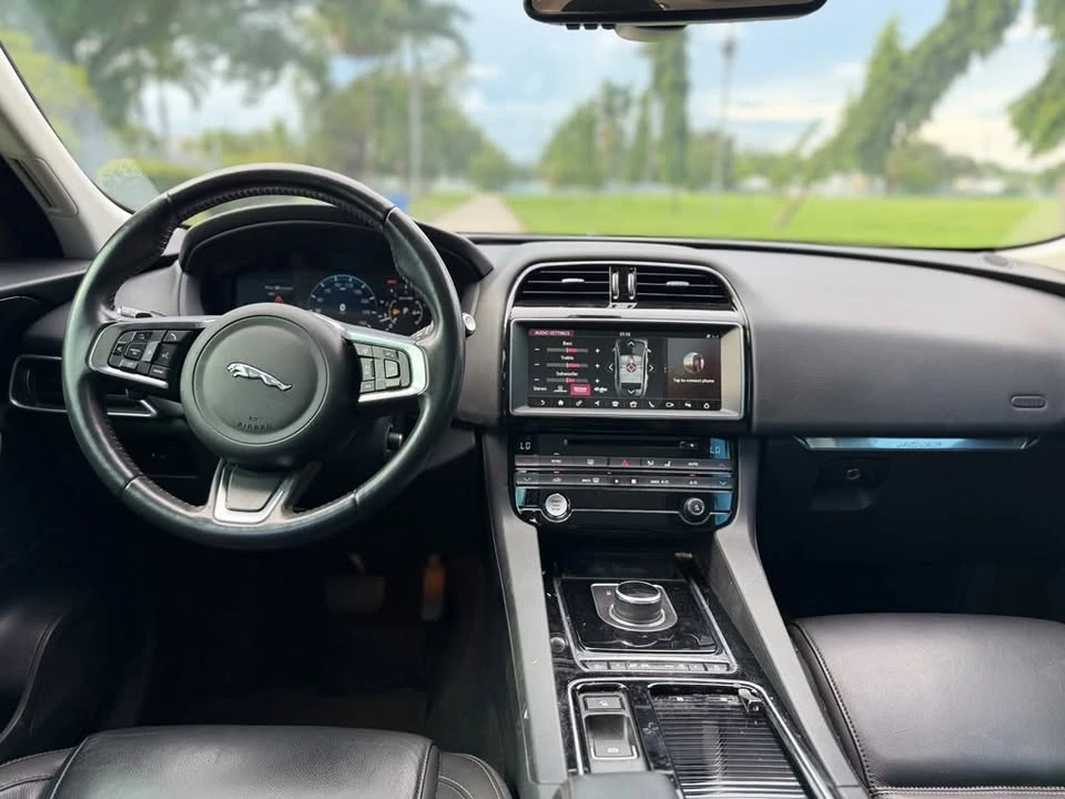 2018 Jaguar F-Pace - Image 8 of 12