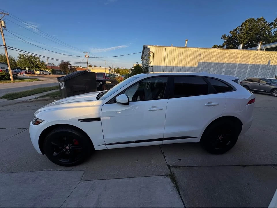 2018 Jaguar F-Pace - Image 2 of 17