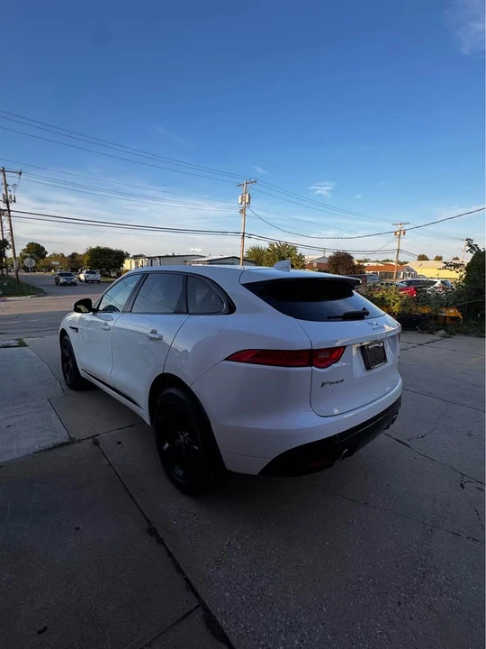 2018 Jaguar F-Pace - Image 3 of 17