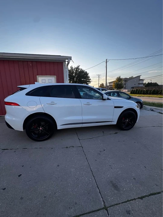 2018 Jaguar F-Pace - Image 6 of 17