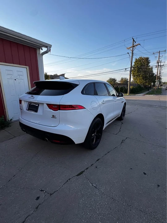 2018 Jaguar F-Pace - Image 5 of 17