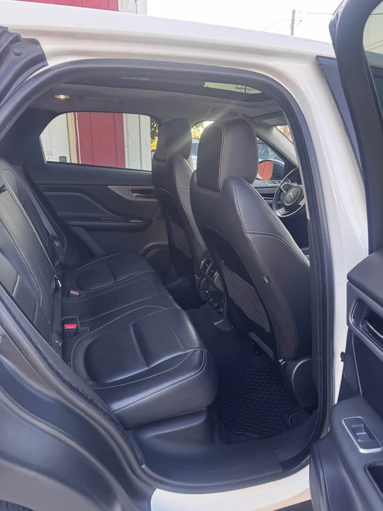 2018 Jaguar F-Pace - Image 9 of 17