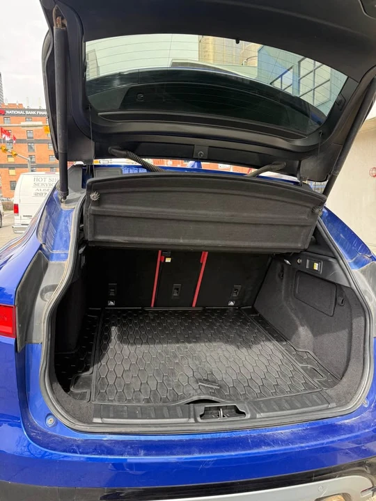 2018 Jaguar F-Pace - Image 10 of 10