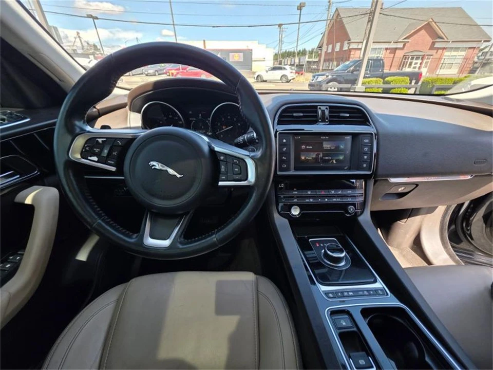 2018 Jaguar F-Pace - Image 19 of 21