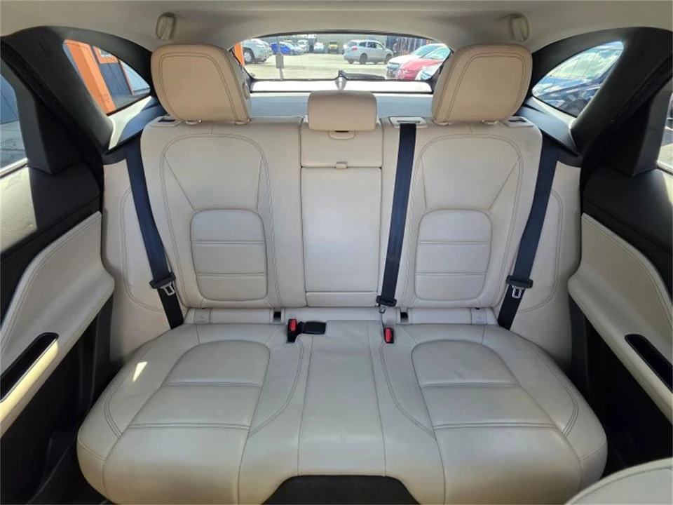 2018 Jaguar F-Pace - Image 12 of 21