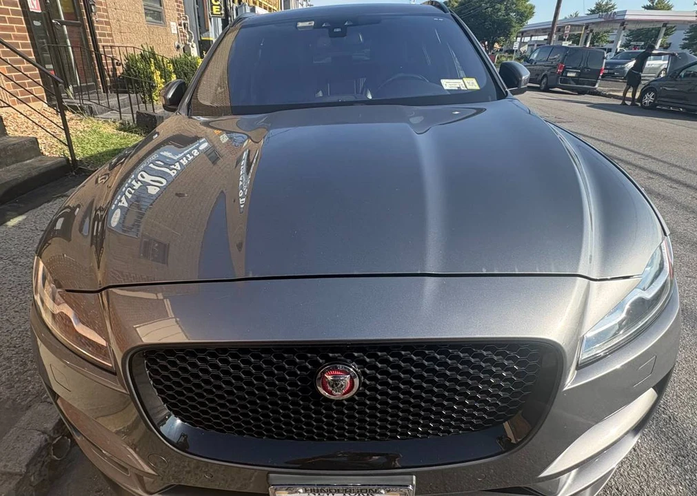 2018 Jaguar F-Pace - Image 2 of 8