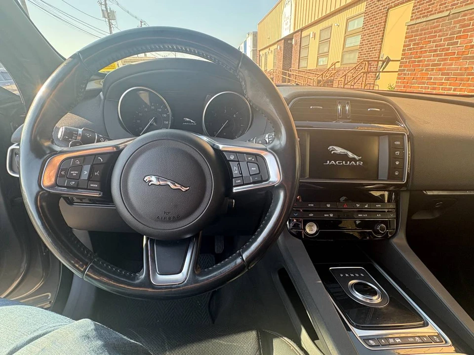 2018 Jaguar F-Pace - Image 7 of 8