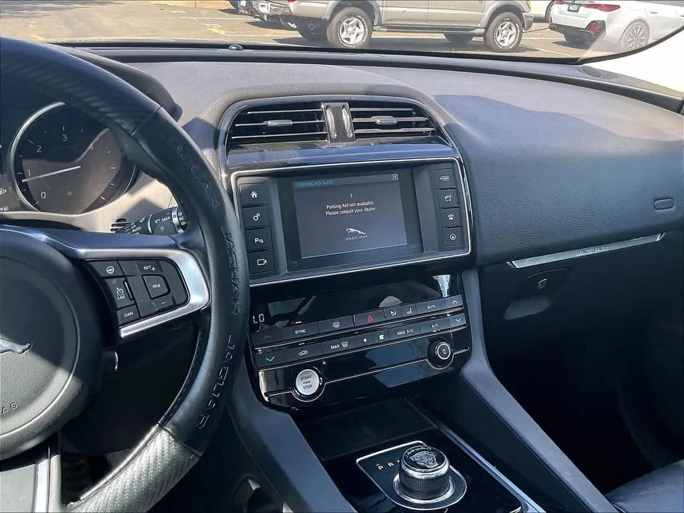 2018 Jaguar F-Pace - Image 12 of 15