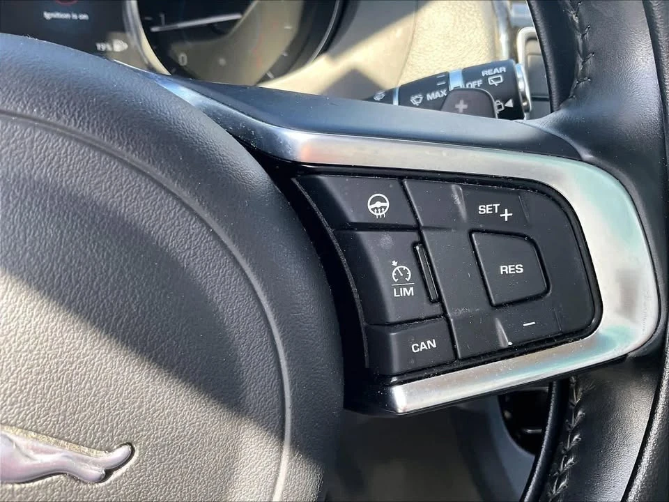 2018 Jaguar F-Pace - Image 7 of 15