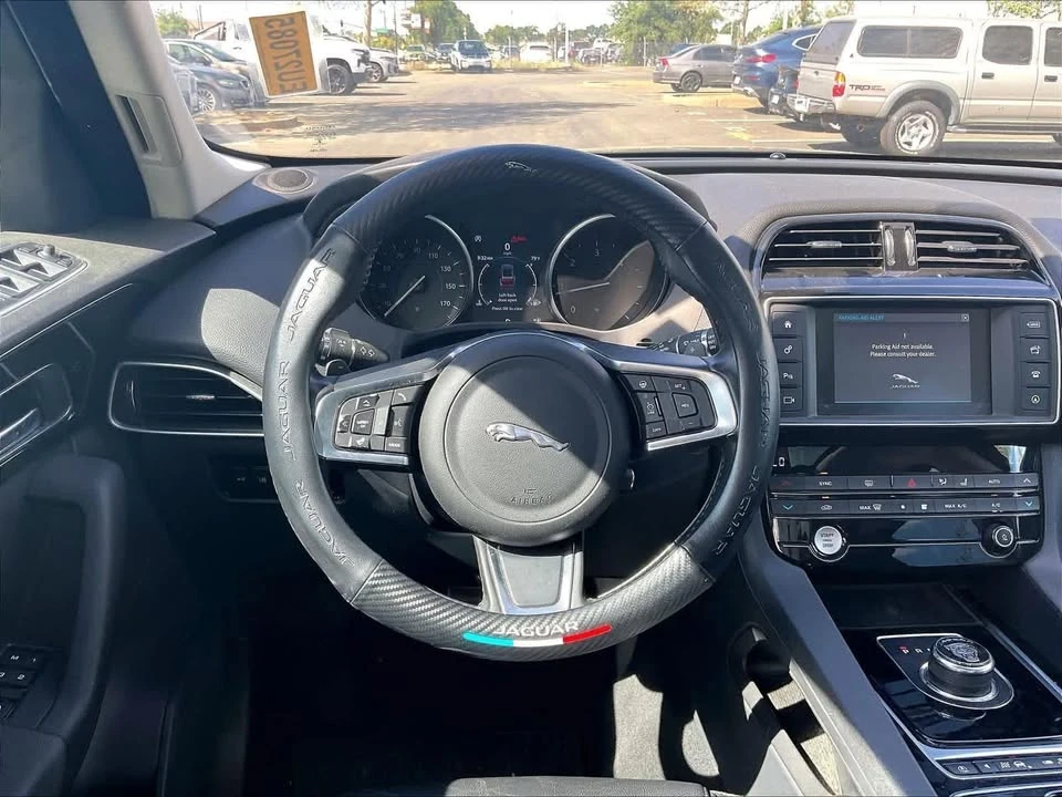 2018 Jaguar F-Pace - Image 10 of 15