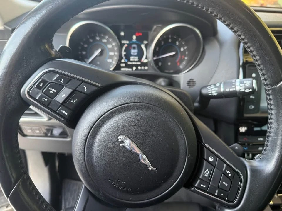 2018 Jaguar F-Pace - Image 9 of 10