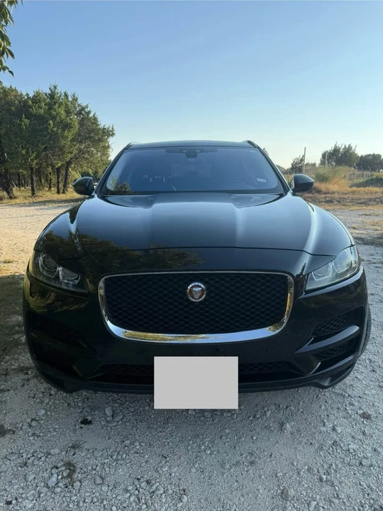 2018 Jaguar F-Pace - Image 2 of 10