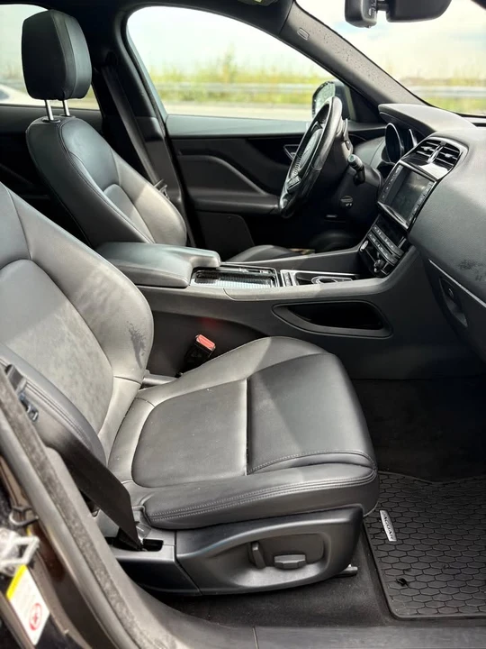 2018 Jaguar F-Pace - Image 9 of 10