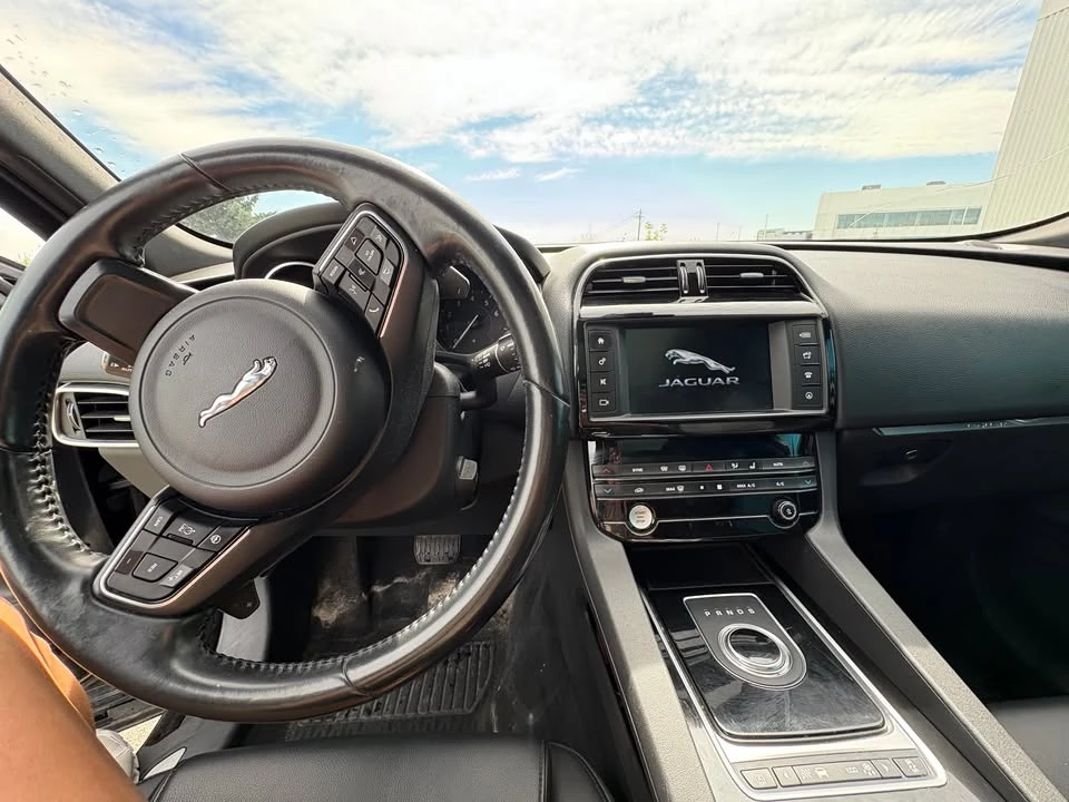 2018 Jaguar F-Pace - Image 7 of 10