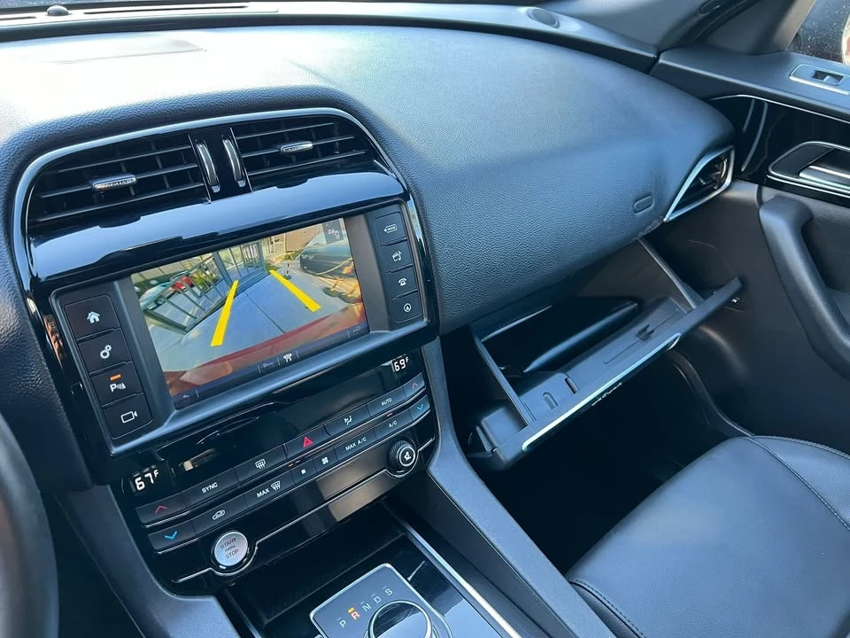 2018 Jaguar F-Pace - Image 15 of 20