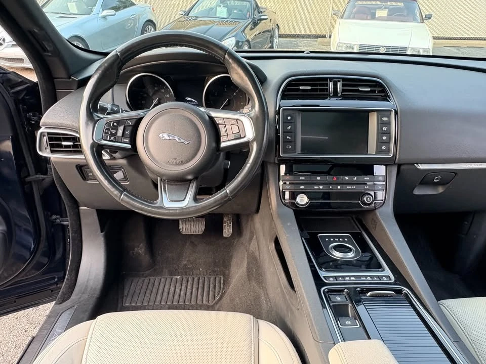 2018 Jaguar F-Pace - Image 10 of 20