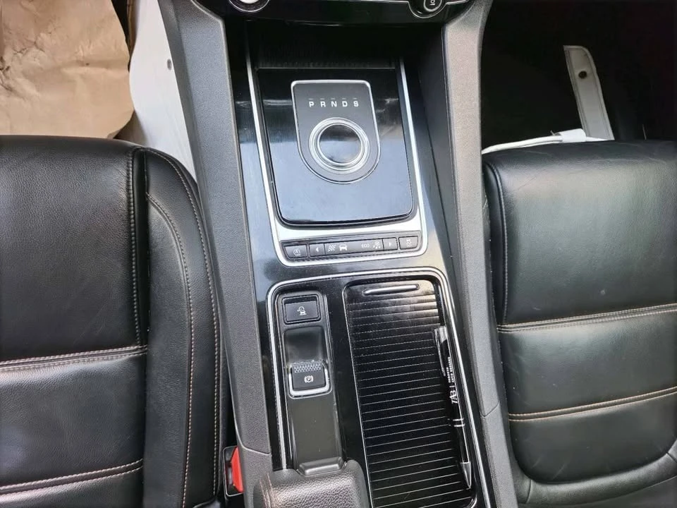 2018 Jaguar F-Pace - Image 16 of 20