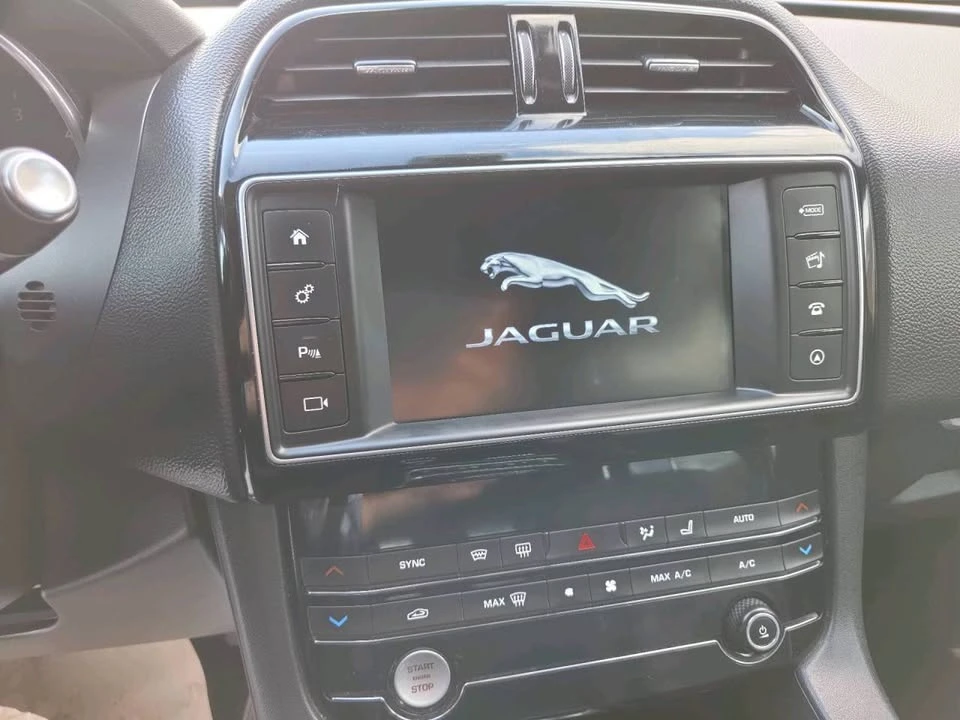 2018 Jaguar F-Pace - Image 17 of 20