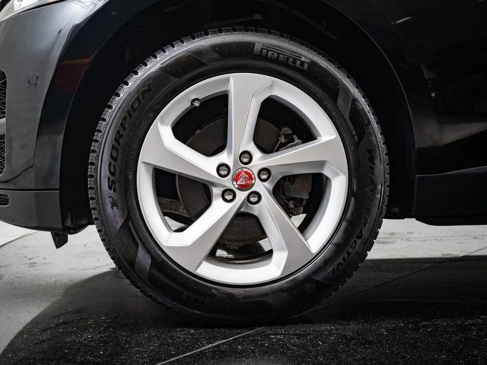 2018 Jaguar F-Pace - Image 13 of 21