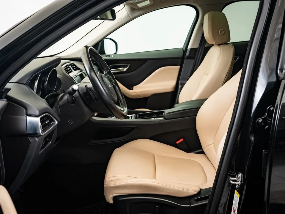 2018 Jaguar F-Pace - Image 19 of 21