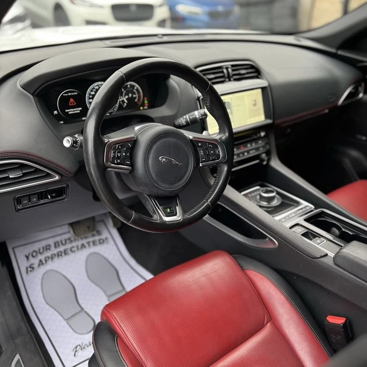2018 Jaguar F-Pace - Image 5 of 12