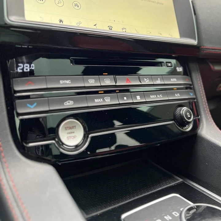 2018 Jaguar F-Pace - Image 7 of 12
