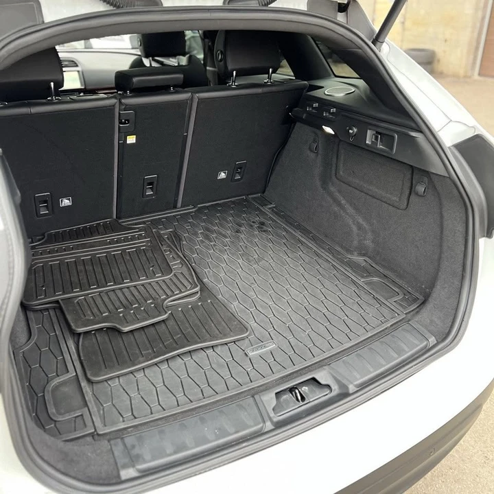 2018 Jaguar F-Pace - Image 12 of 12