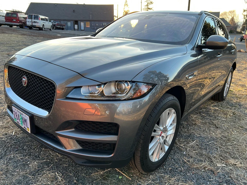 2018 Jaguar F-Pace - Image 8 of 31